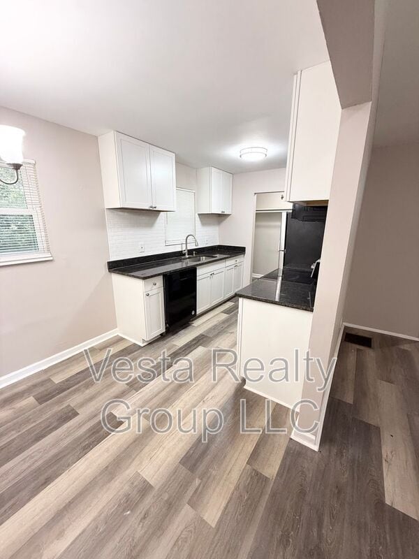 Building Photo - 207 Custer Cir