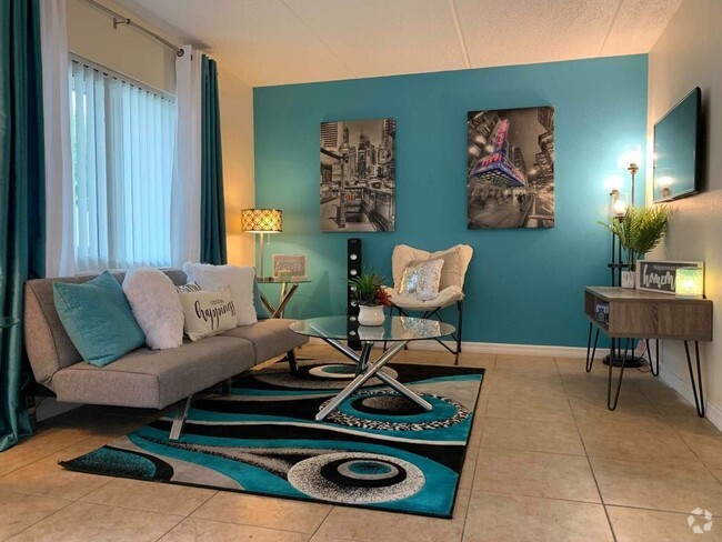 1BR, 1BA - 600 SF - Living - Crescent Lane