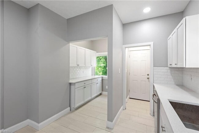 Foto del edificio - 13803 Mcelhattan Ave