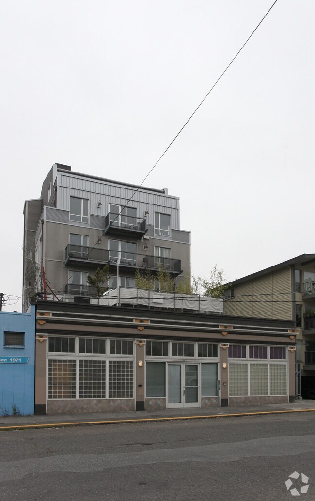 Foto del edificio - 1609 Summit Ave