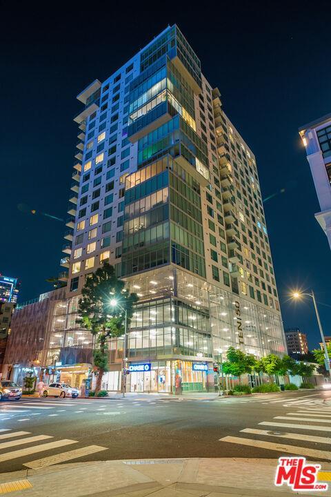 ten50 Building At Night - 1050 S Grand Ave