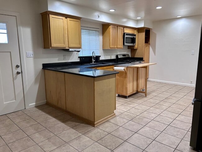 Foto del edificio - 10431 S Bethel Ave