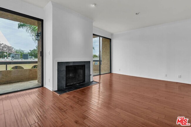 Foto del edificio - 8642 Gregory Wy