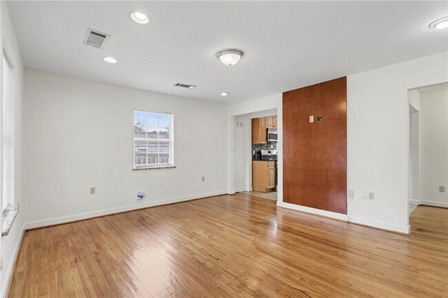 Foto del edificio - 3036 Peeler Rd