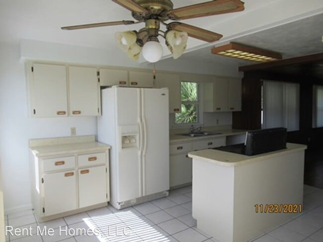 Building Photo - 3 br, 1 bath House - 695 Pineland Trail