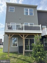 Building Photo - 10531 Encore Dr