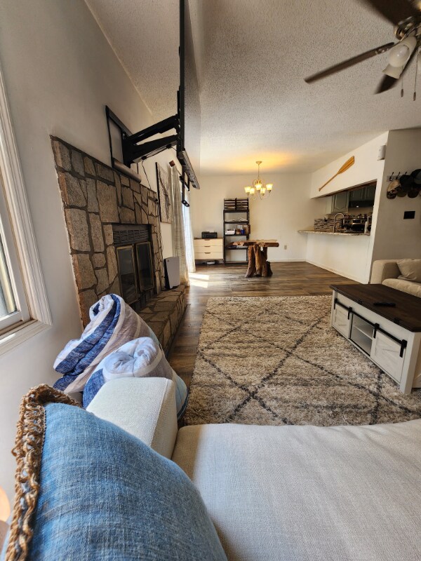 Foto del edificio - 701 Parkway Vista Dr