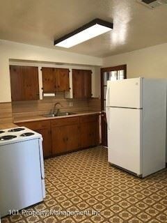 Foto del edificio - 3 br, 1 bath House - 1985 Elm Street