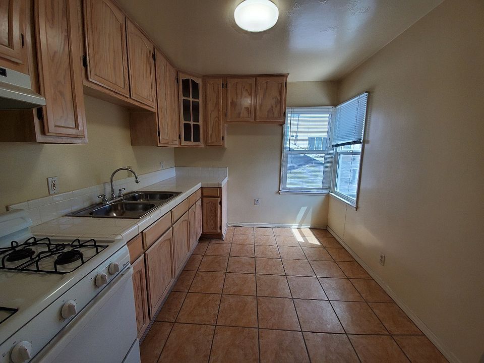 Primary Photo - 92 Gordon St