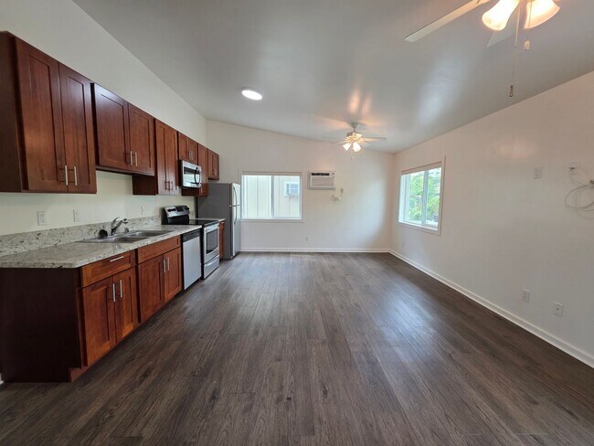 Foto del edificio - AVAILABLE NOW! Spacious 2-Bed, 2-Bath Dupl...