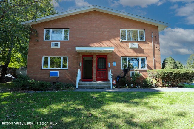 Building Photo - 30 Lamb Ave