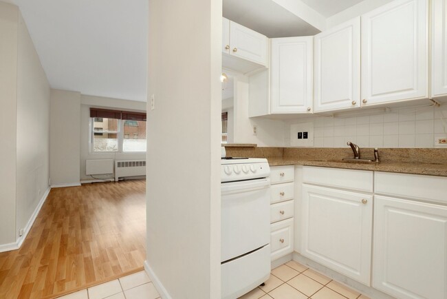 Foto del edificio - 2909 N Sheridan Rd