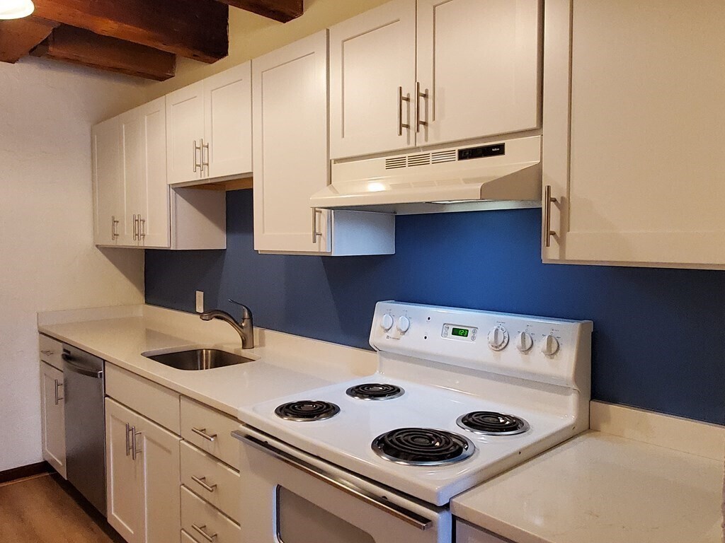 Primary Photo - 125 Fulton St