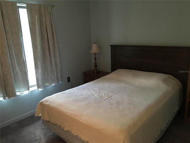 Foto del edificio - 2655 Pine Ridge Way N