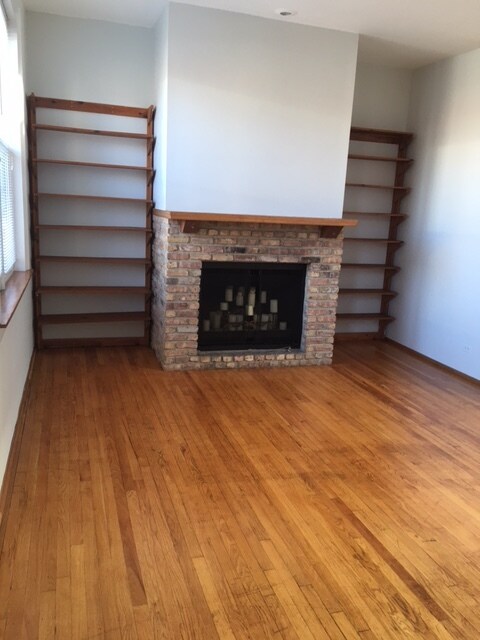 Living - 949 W Webster Ave