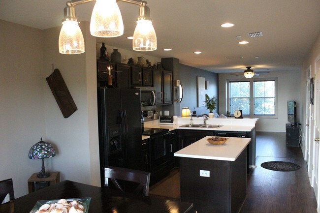 Foto del edificio - 4822 Tuscan Loon Drive