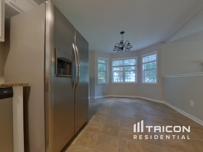 Foto del edificio - 278 Farm Brook Ln