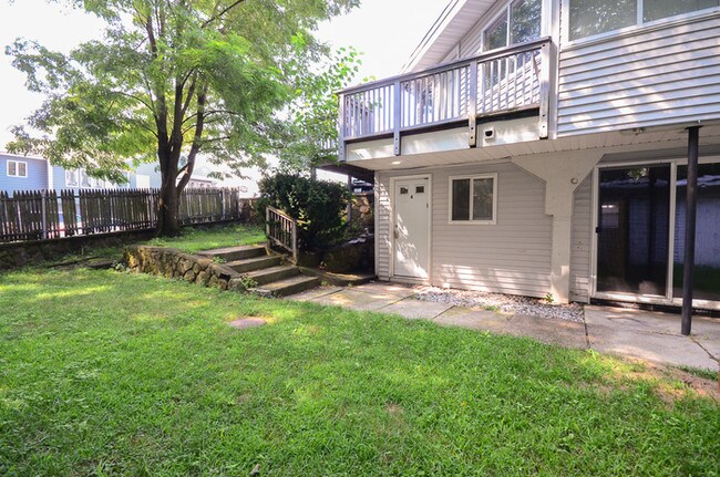 Building Photo - Clean 2BR Apartment (ZRG)