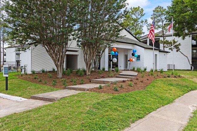 Leasing Center - Mia LXMI Westchase West