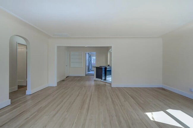 Building Photo - 1333 Chestnut St