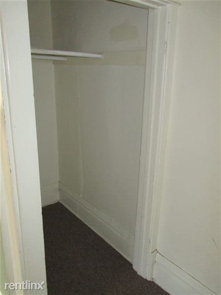 Building Photo - 1324 S Westnedge Ave