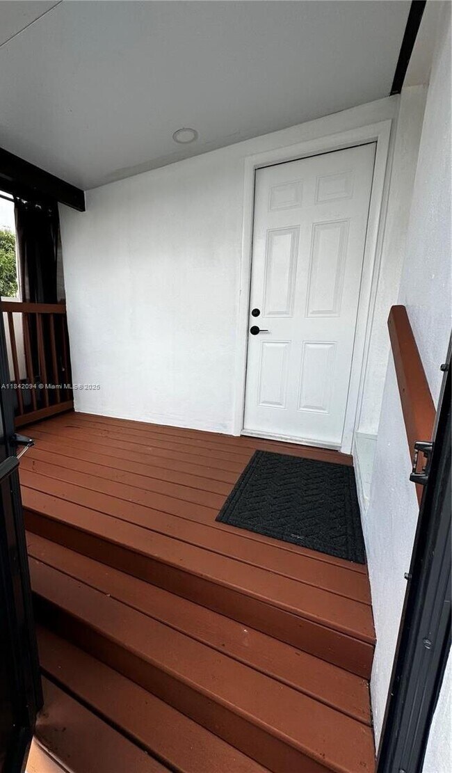Foto del edificio - 7711 SW 19th St