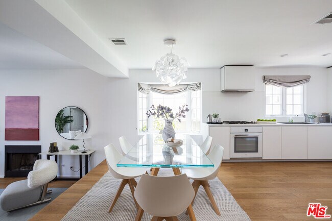 Foto del edificio - 11913 Laurelwood Dr