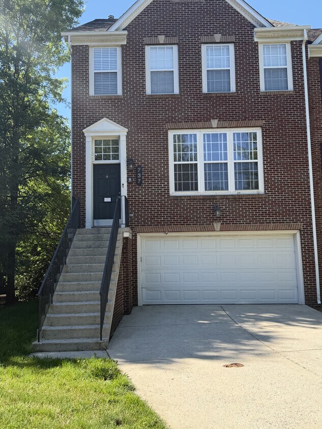 Photo - 737 Parev Way (Upper Marlboro, MD)