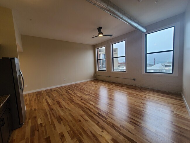 n.º 401 Sala de estar - Downtown Lofts
