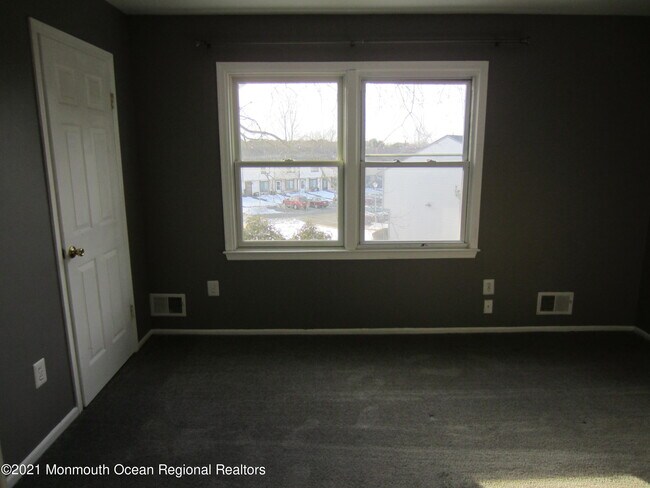 Building Photo - 94 Sawmill Rd