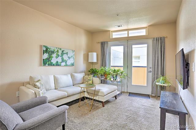 Foto principal - 3101 Blake St