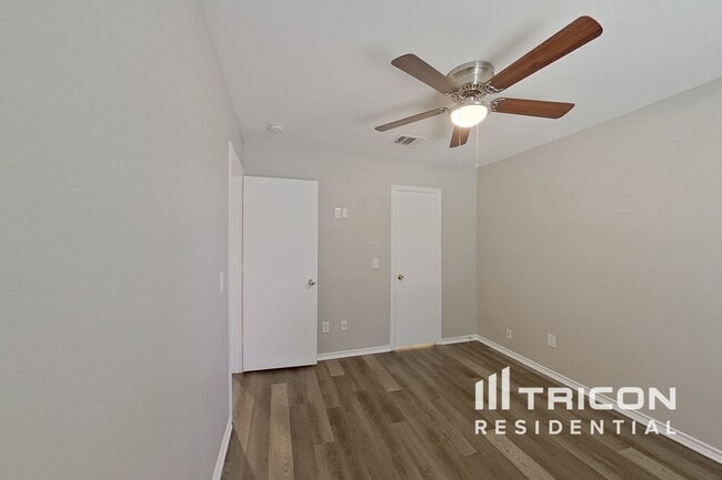 Foto del edificio - 1409 E Brown St