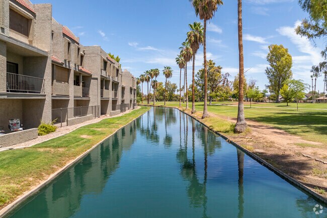 Foto del edificio - Lake Park Village