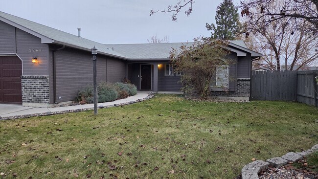 Building Photo - 2263 E Clarene St