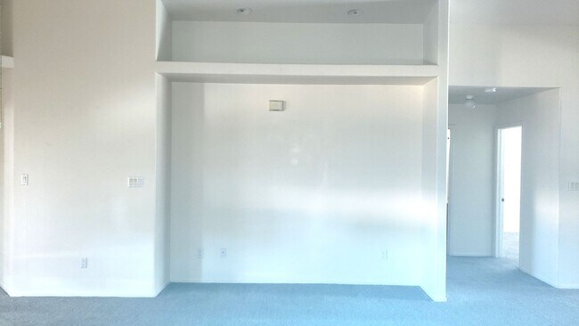 Building Photo - Mesa Del Sol Rental
