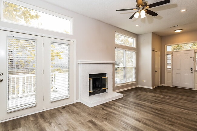 Foto del edificio - 13839 Poppleton Ct