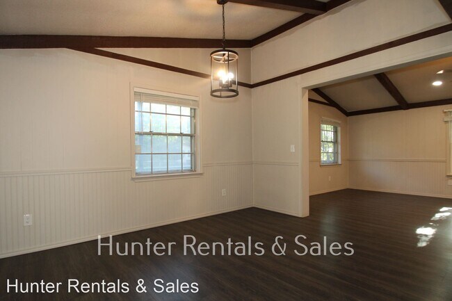 Building Photo - 3 br, 2 bath House - 1202 Karen Dr