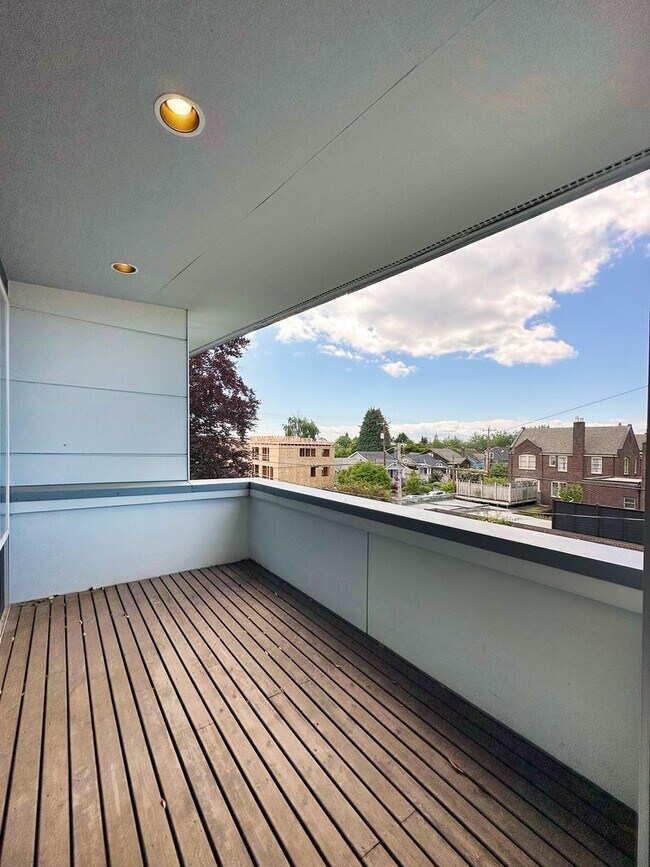Building Photo - 3bd/2ba Seattle Townhome