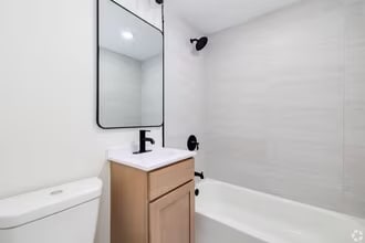 Foto del edificio - 921 Tyson Ave