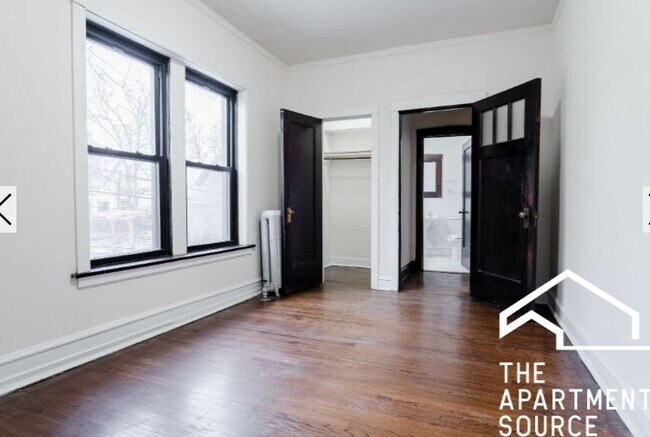 Foto del edificio - 2426 N Sawyer Ave