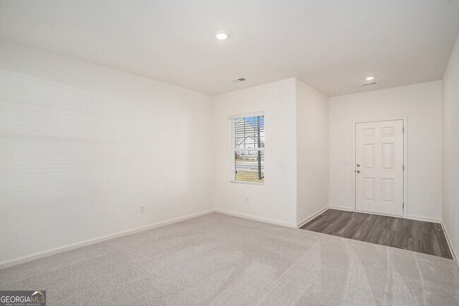 Foto del edificio - 7650 Saffron Ave