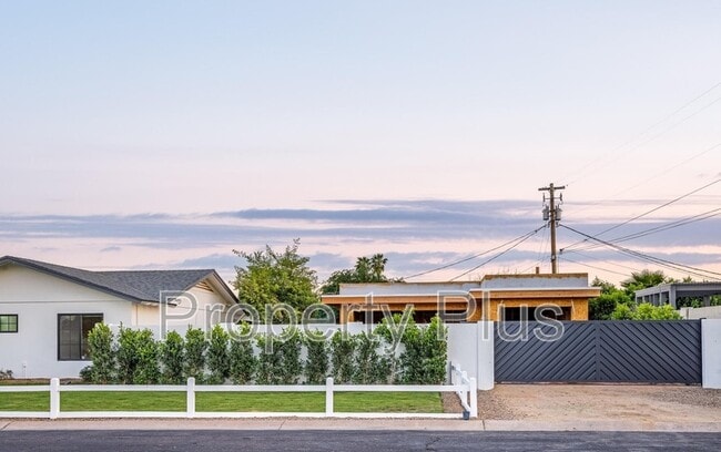 Building Photo - 6929 E Mariposa Dr