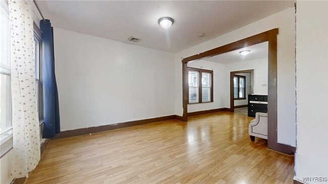 Building Photo - 173 Grote St