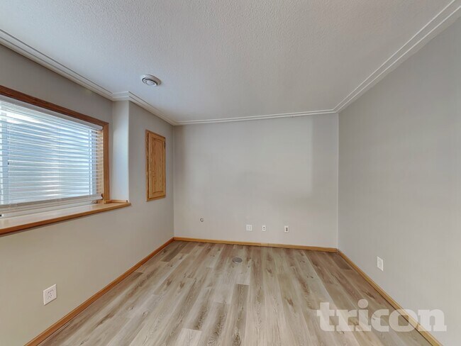 Foto del edificio - 1909 135th Ave NW