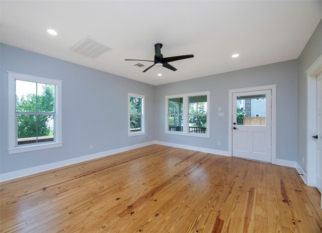 Building Photo - 1102 Bingham St