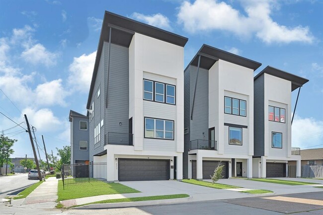 Foto del edificio - 3313 Baer St