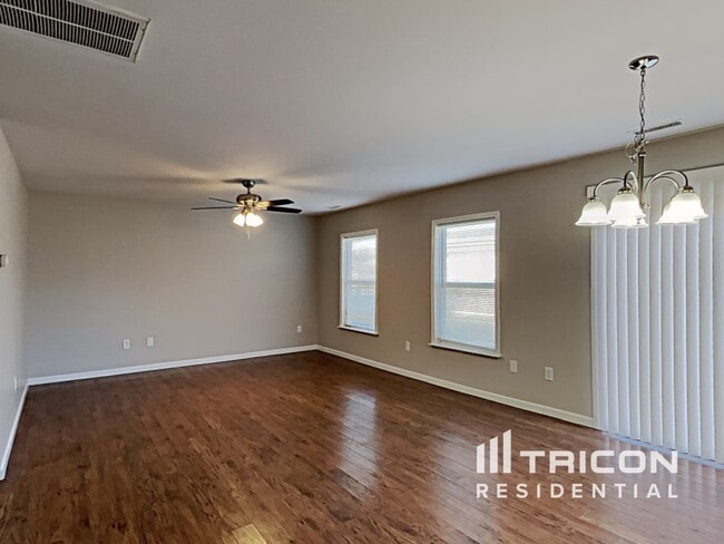 Foto del edificio - 114 Yarmouth Dr