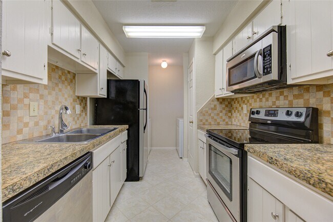 Foto del edificio - 14515 Wunderlich Dr