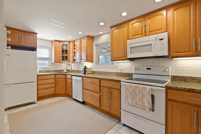 Building Photo - 12 Headland Way