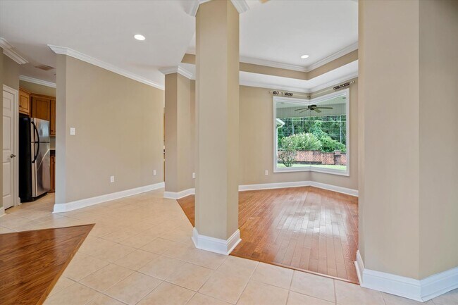 Building Photo - BEAUTY IN SAYBROOK